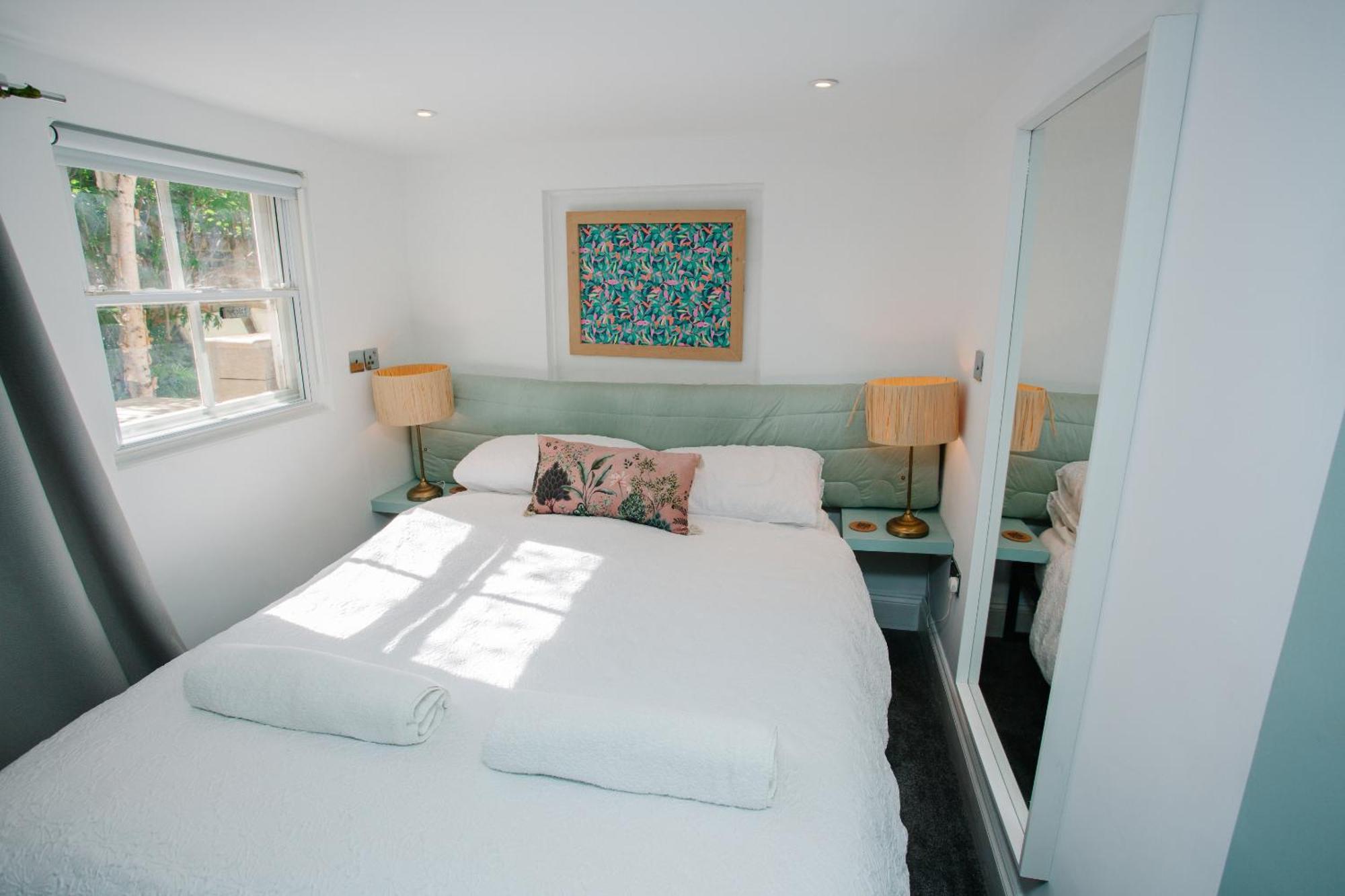 Town Centre Apartment With Hot Tub Cheltenham Exterior foto