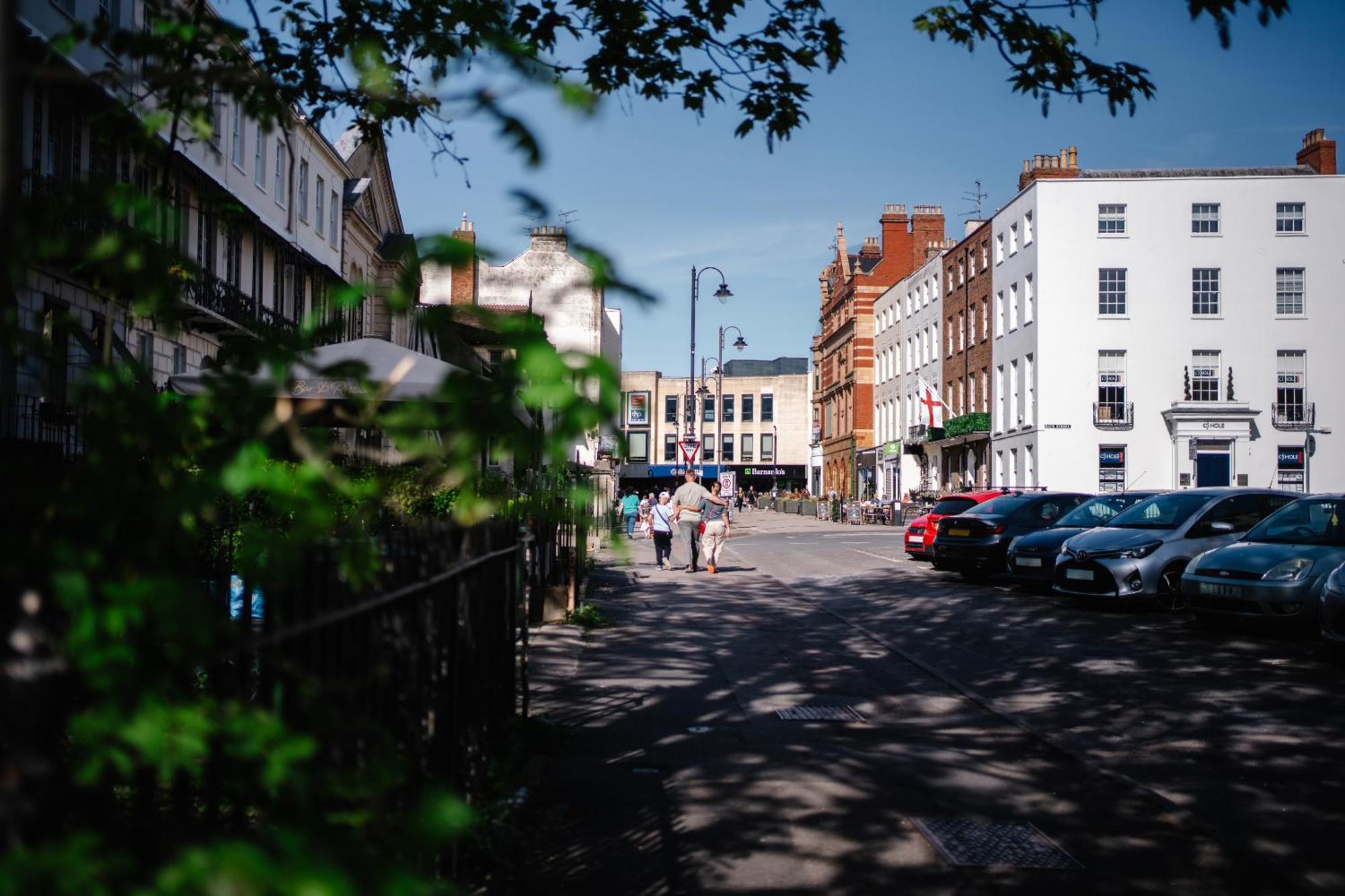 Town Centre Apartment With Hot Tub Cheltenham Exterior foto